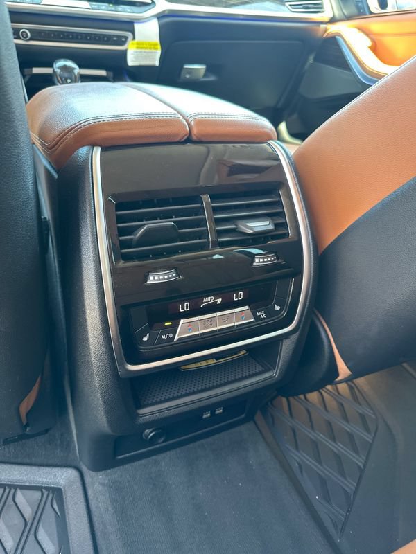 Used 2019 BMW X7 xDrive40i w/ Premium Package AWD/4WD image 27