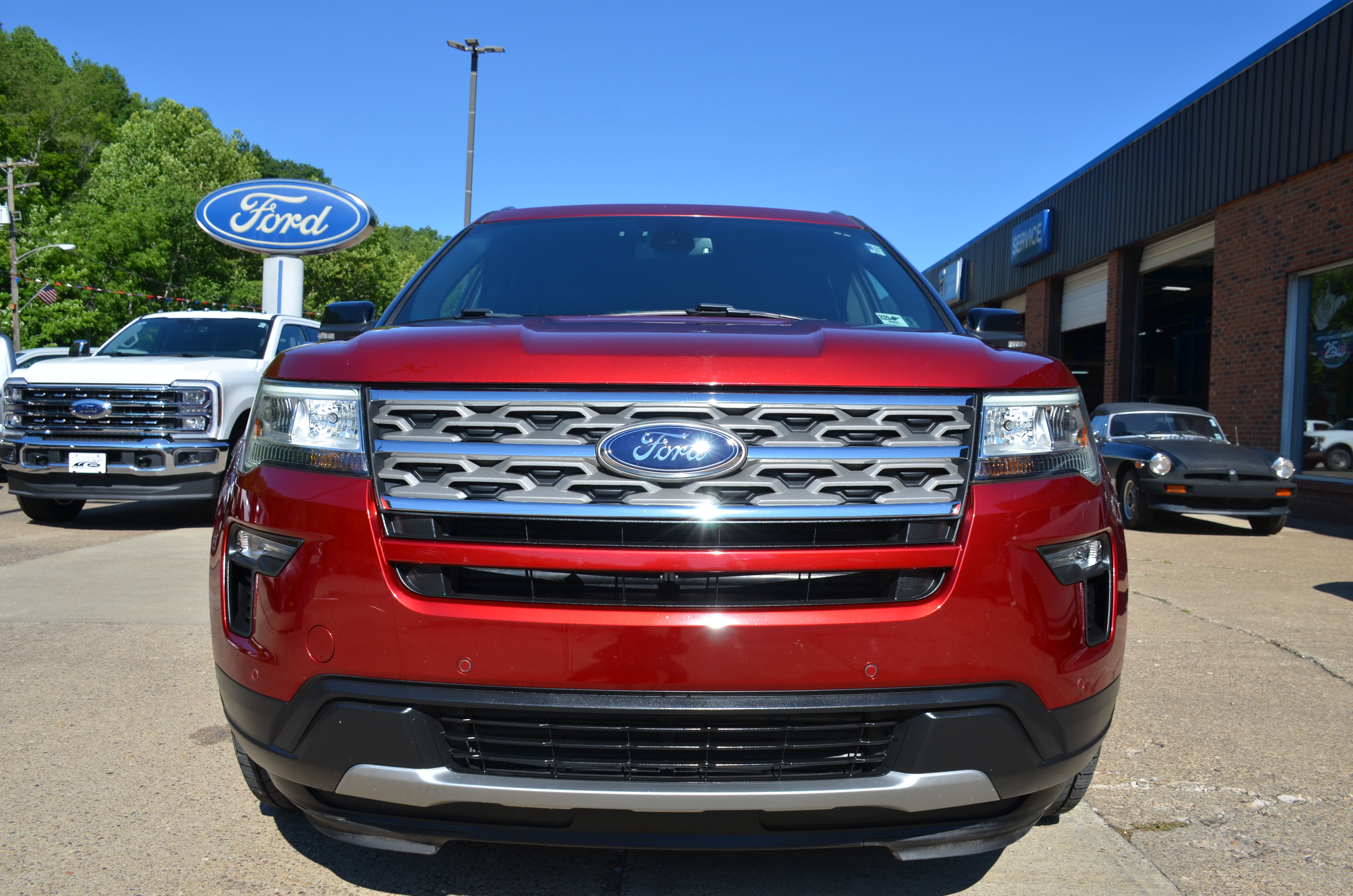 Used 2018 Ford Explorer XLT w/ Equipment Group 201A AWD/4WD image 5