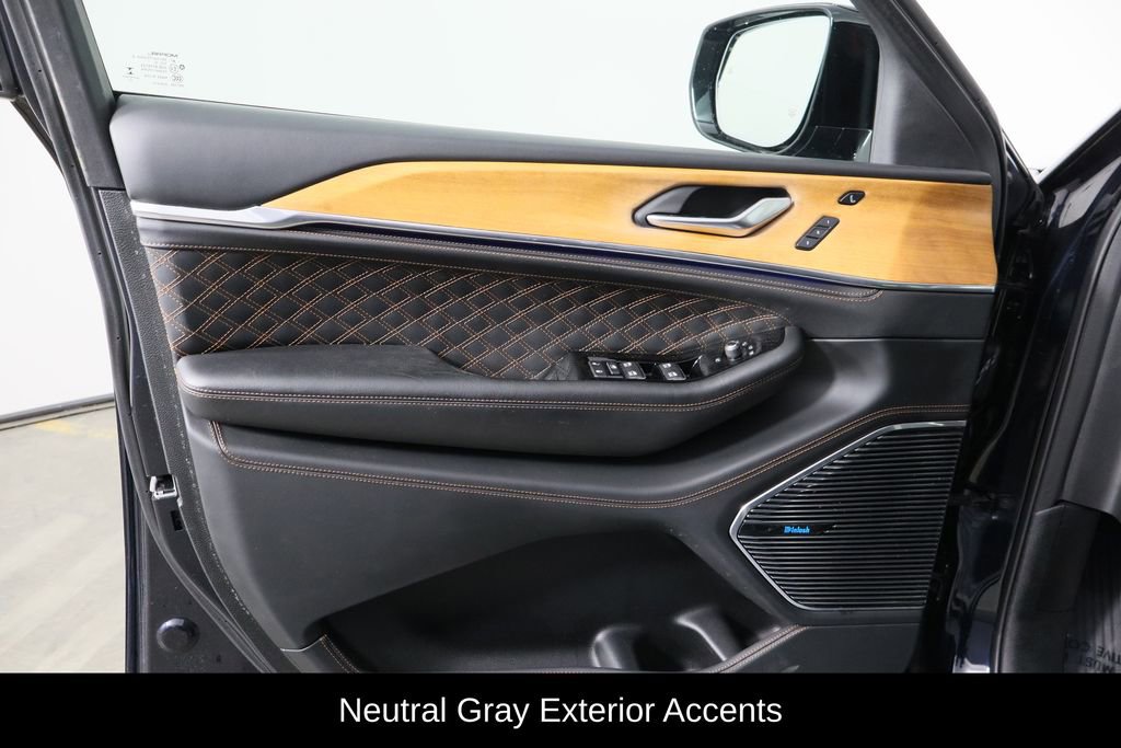 Used 2023 Jeep Grand Cherokee L Summit image 23