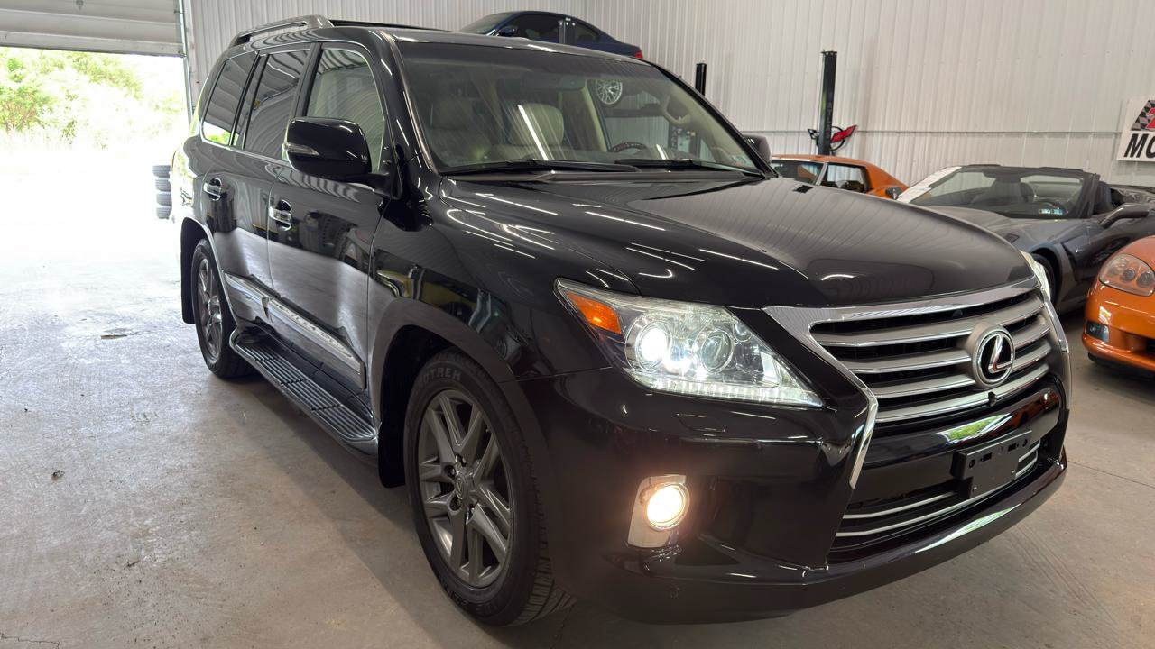 Used 2013 Lexus LX 570 4WD image 9