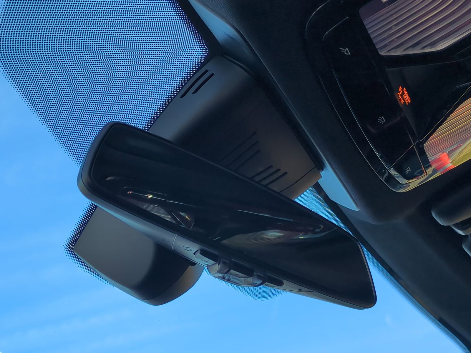 Used 2023 BMW i4 M50 w/ Premium Package image 25