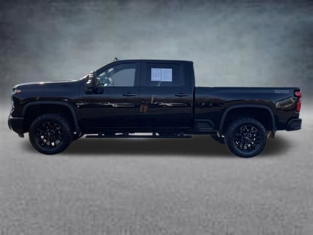 Used 2025 Chevrolet Silverado 2500 LT w/ Trail Boss Package image 2