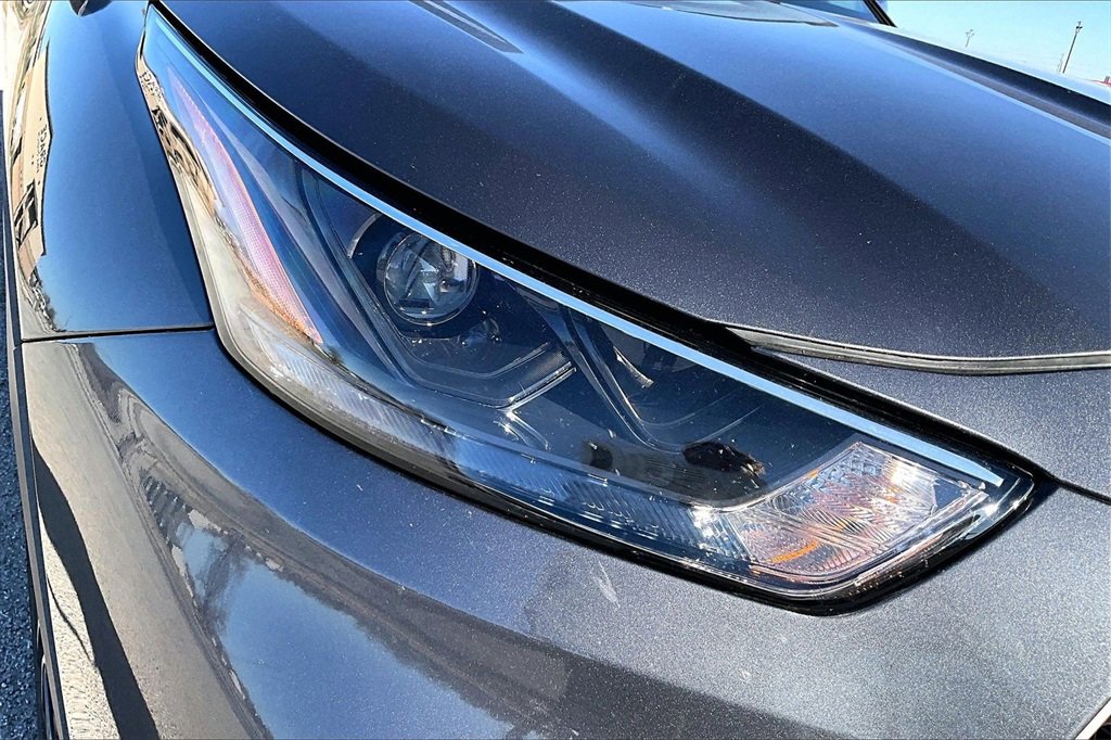 Used 2024 Toyota Highlander XLE image 25