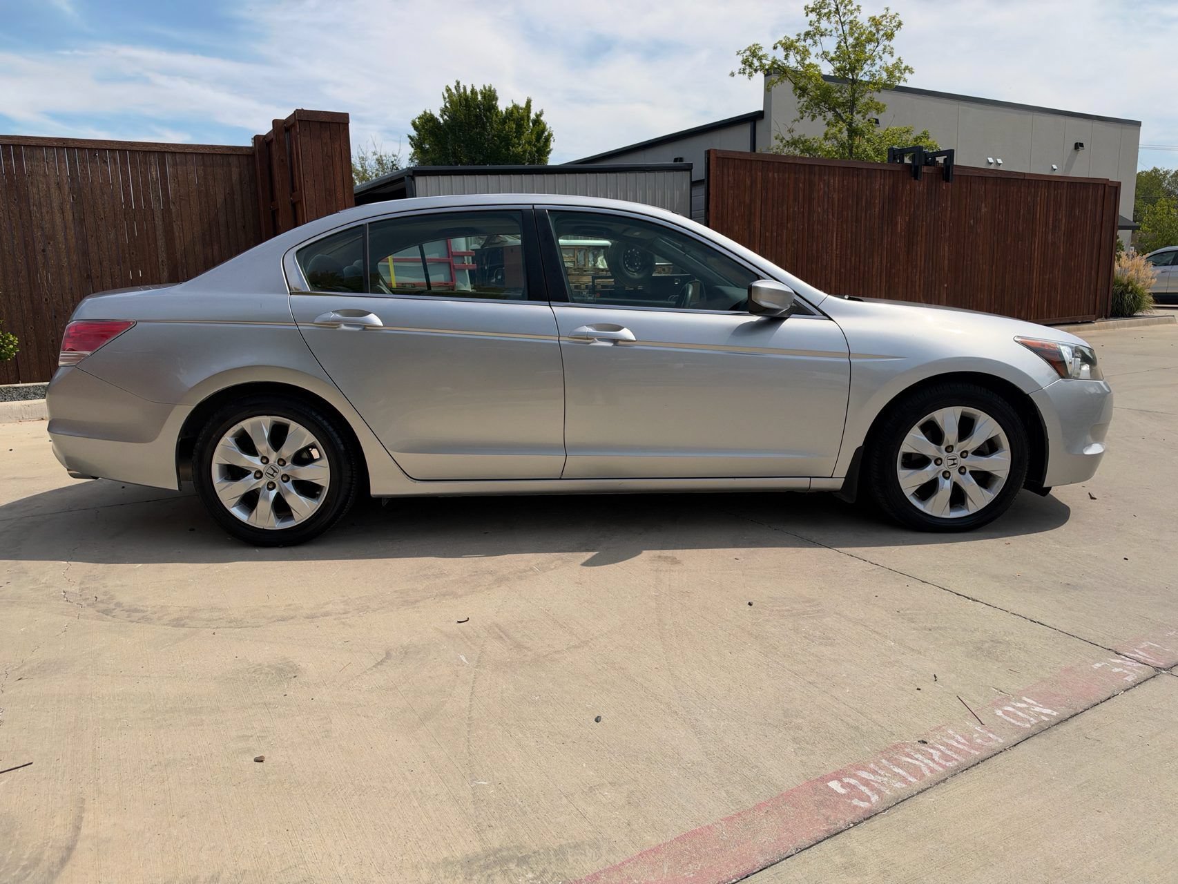Used 2008 Honda Accord EX image 2