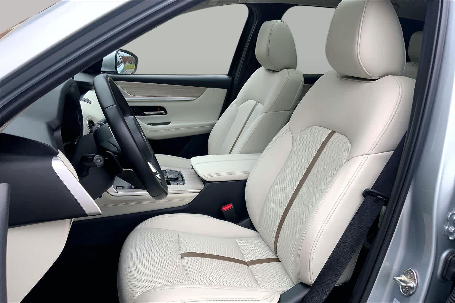 Certified 2024 MAZDA CX-90 Plug-In Hybrid w/ Premium Plus AWD/4WD image 9