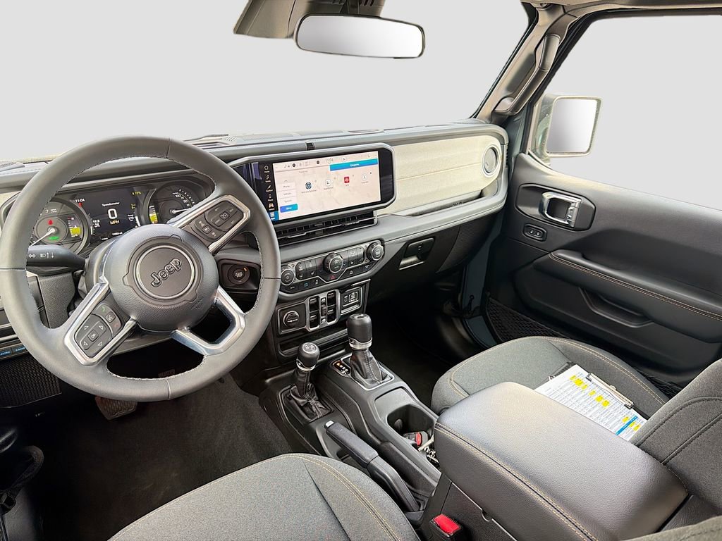 Used 2025 Jeep Wrangler Unlimited Sahara image 26