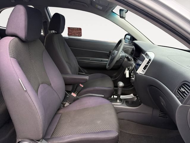 Used 2010 Hyundai Accent GS w/ Premium Pkg 3 FWD image 15