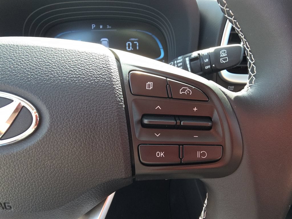 Used 2023 Hyundai Venue SEL FWD image 19