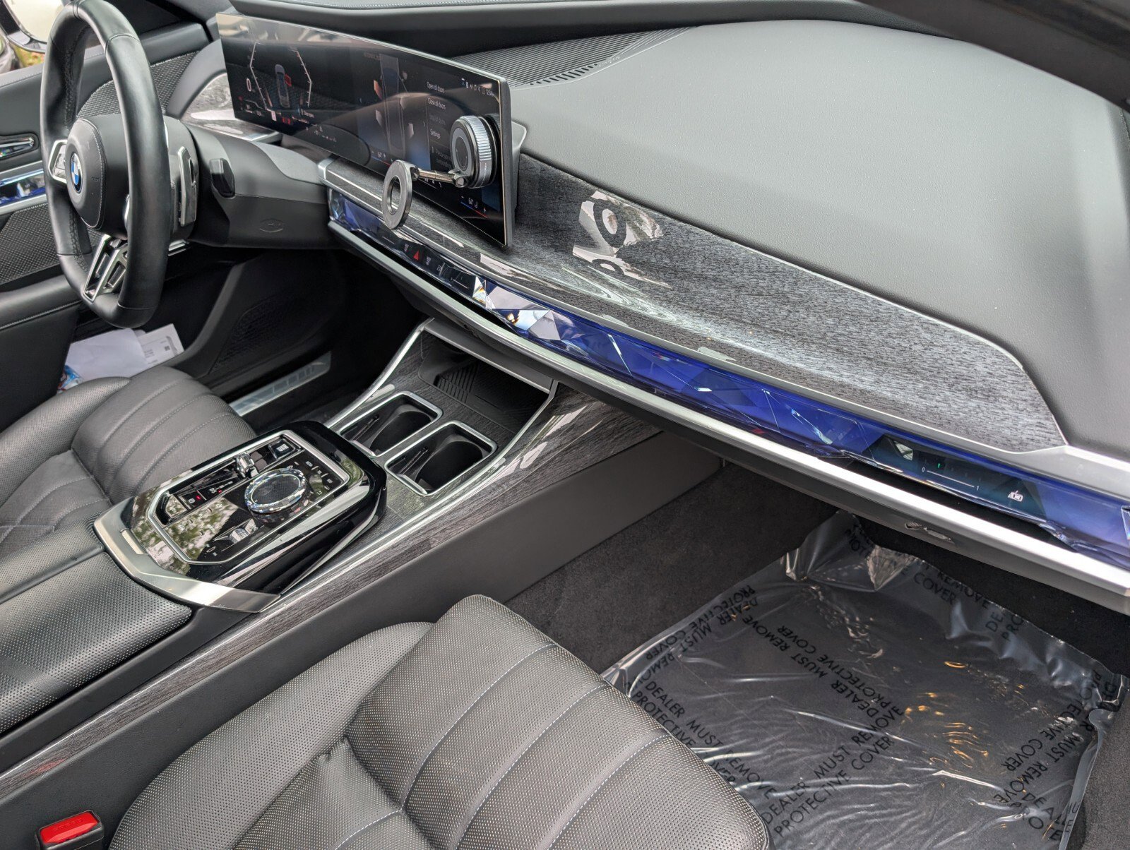 Used 2023 BMW 740i image 16