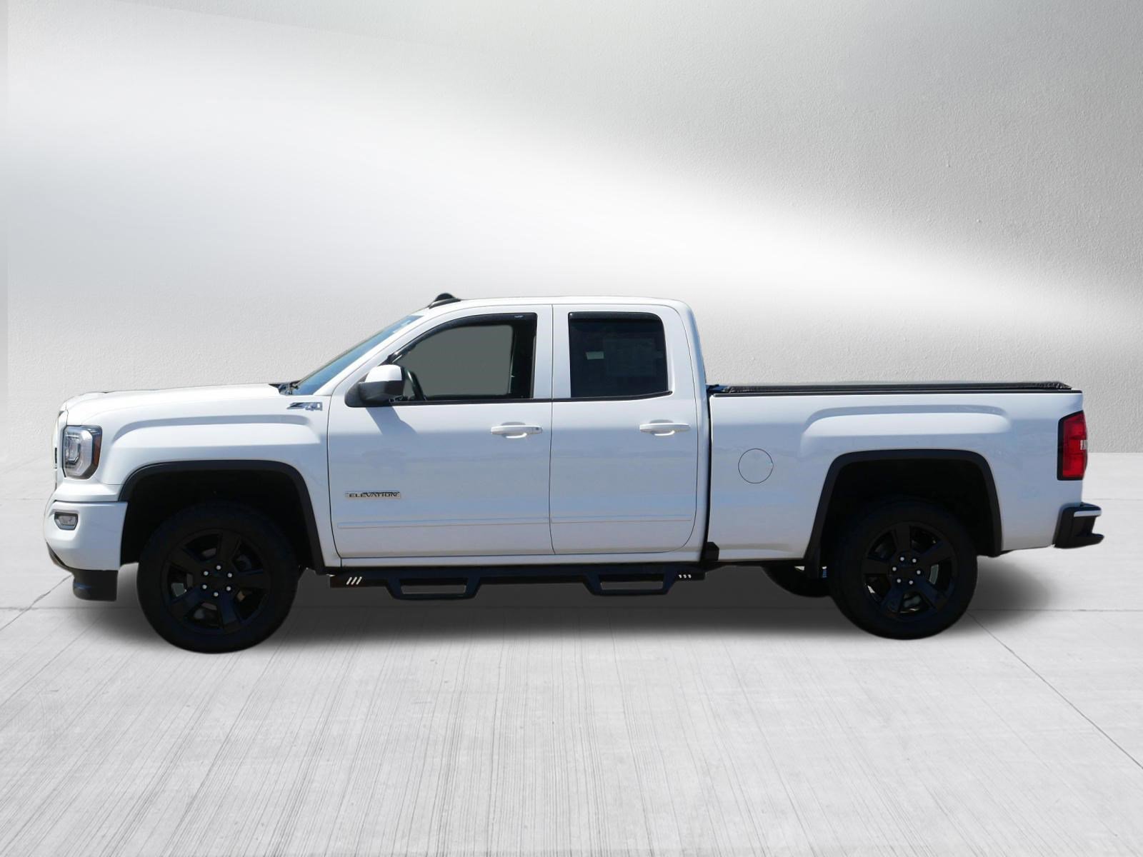 Used 2017 GMC Sierra 1500 SLE w/ SLE Value Package AWD/4WD image 4