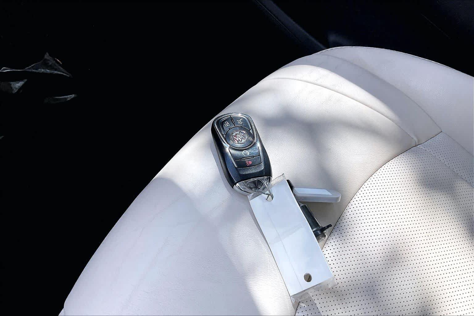 Used 2023 Buick Enclave Essence FWD image 21