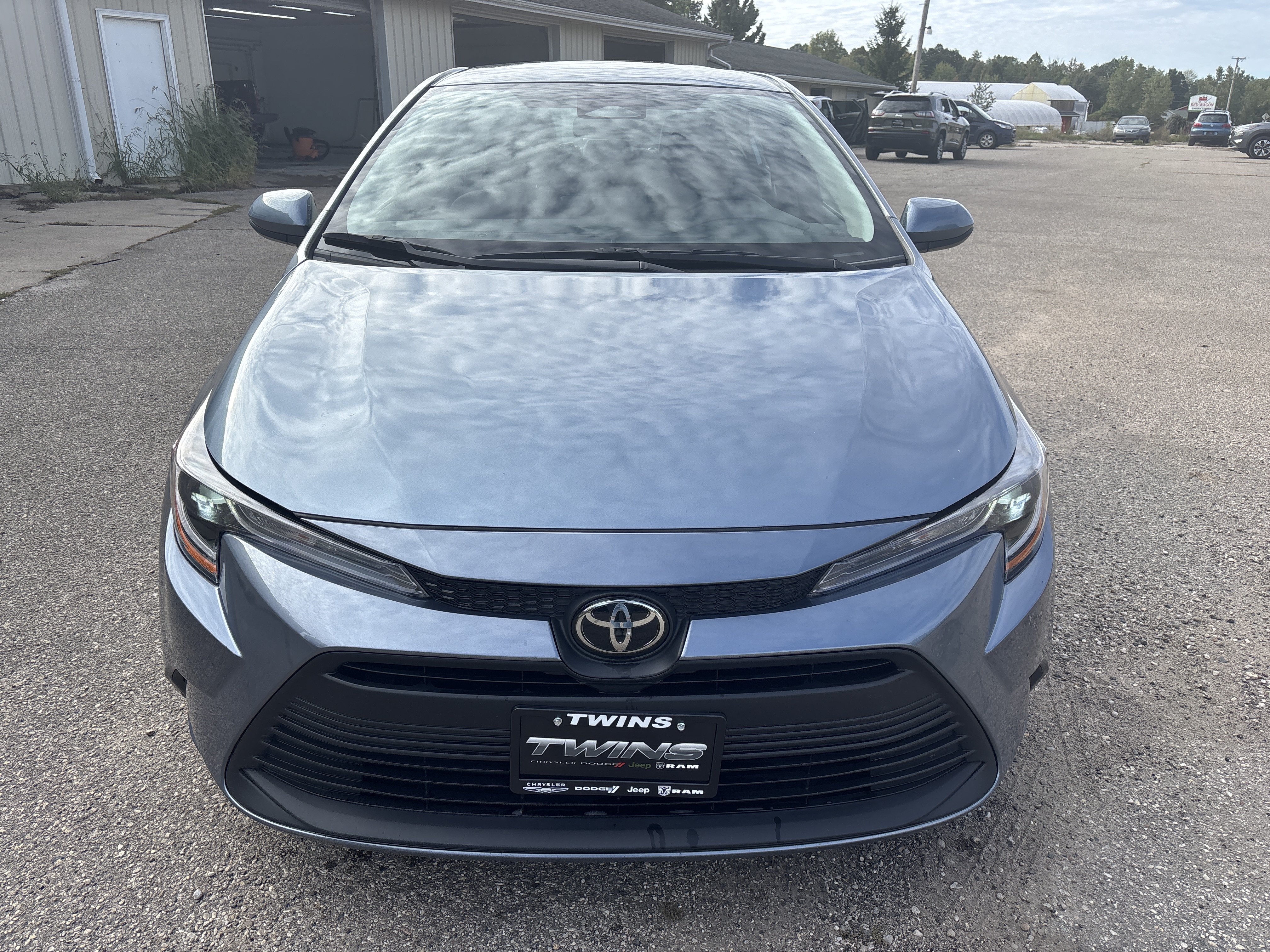 Used 2025 Toyota Corolla LE FWD image 12
