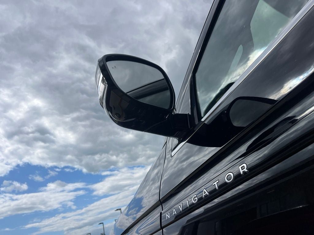 Used 2025 Lincoln Navigator Black Label AWD/4WD image 46
