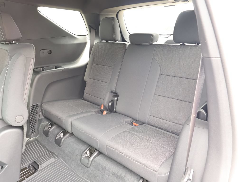 New 2026 Chevrolet Traverse LT w/ Enhanced Driving Package FWD image 27