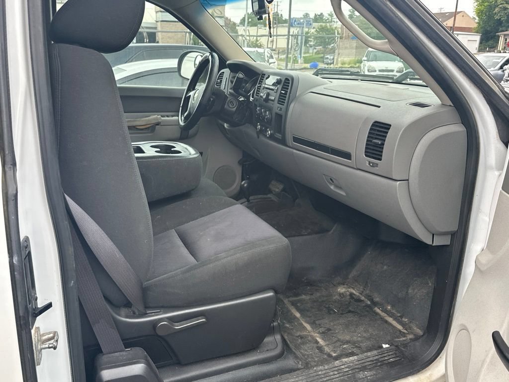 Used 2013 Chevrolet Silverado 2500 W/T AWD/4WD image 11