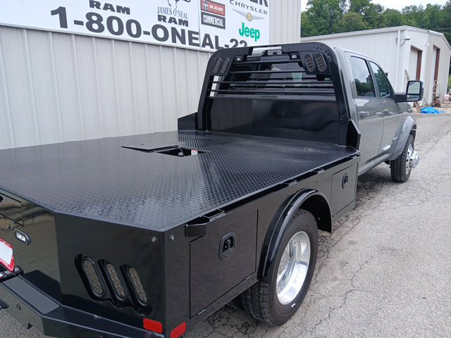 New 2026 RAM 4500 4x4 Crew Cab DRW w/ Laramie Trim Package image 3