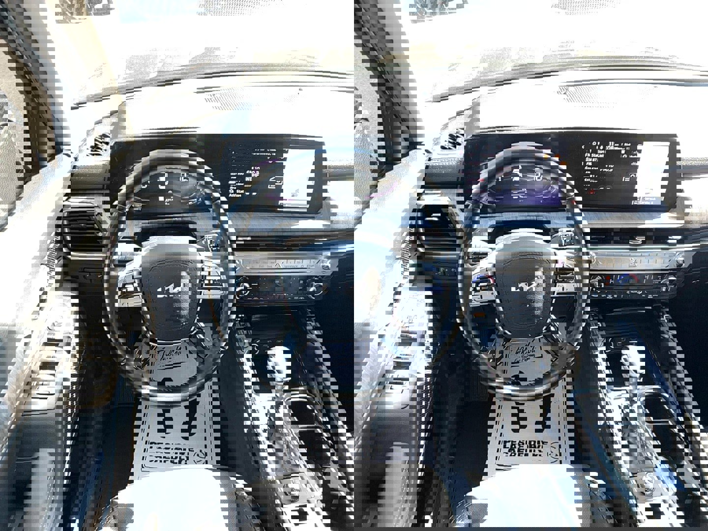 Used 2023 Kia Telluride EX w/ EX Captain's Chair Package image 14