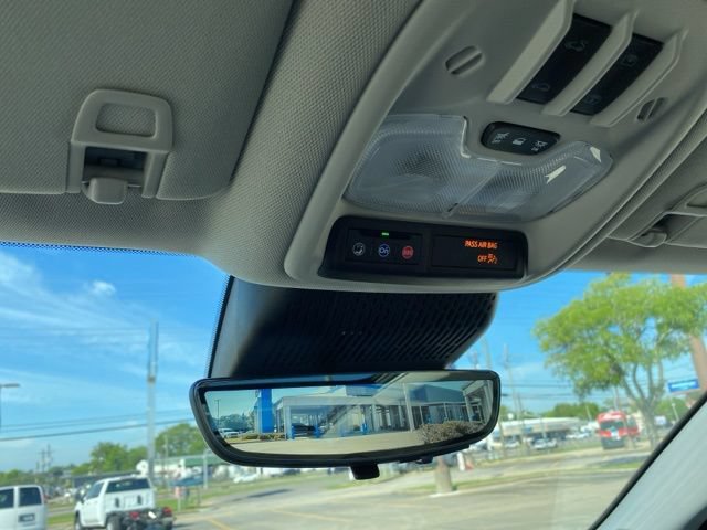 New 2027 Chevrolet Bolt RS w/ Technology Package FWD image 33
