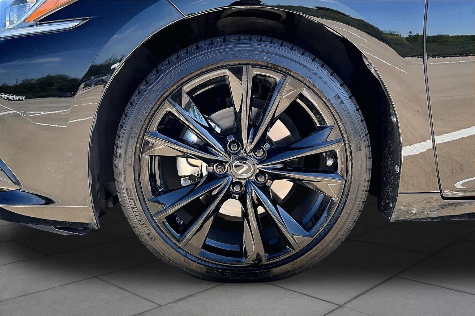 Used 2024 Lexus ES 350 F Sport w/ Accessory Package (Z2) FWD image 11