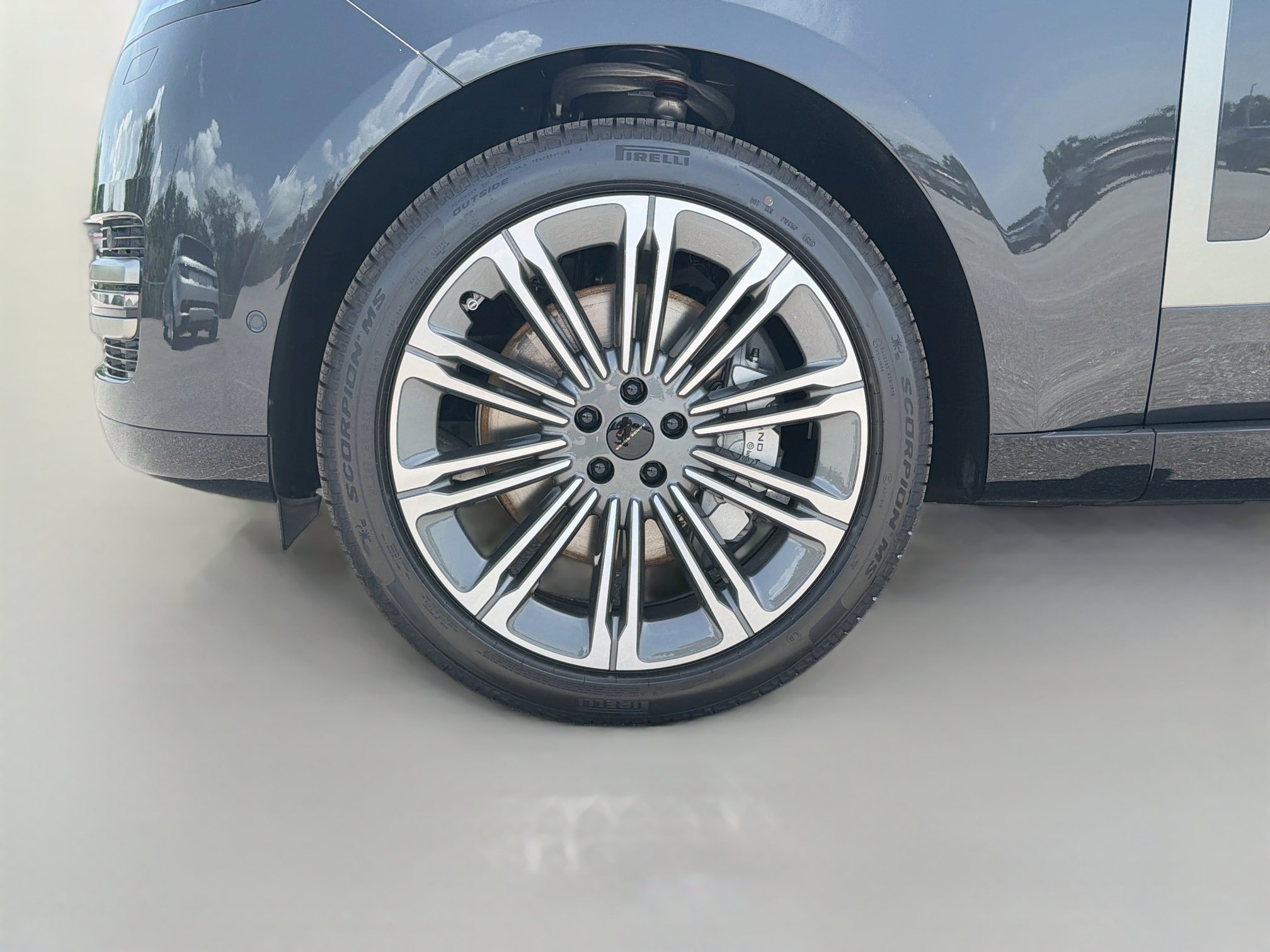New 2026 Land Rover Range Rover Long Wheelbase SE AWD/4WD image 43