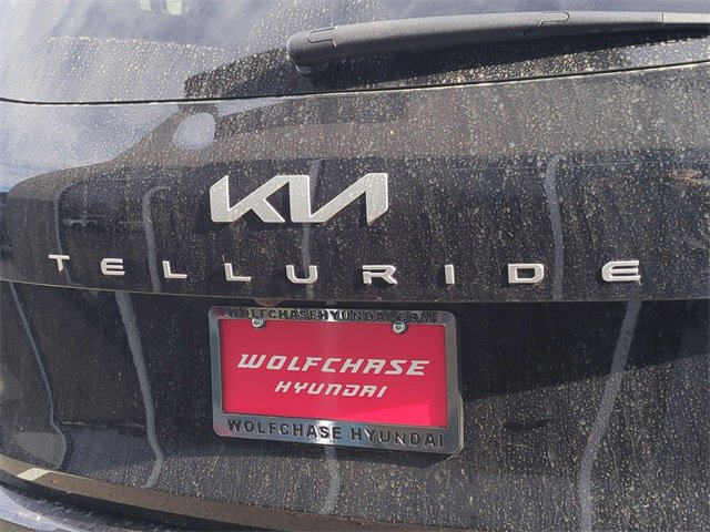 Used 2025 Kia Telluride EX w/ EX Captain's Chair Package image 8