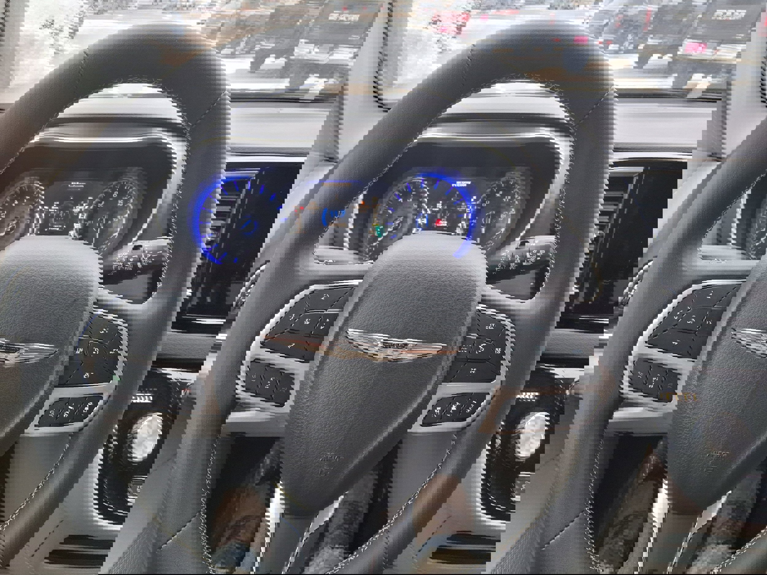 Used 2024 Chrysler Pacifica Touring-L image 12