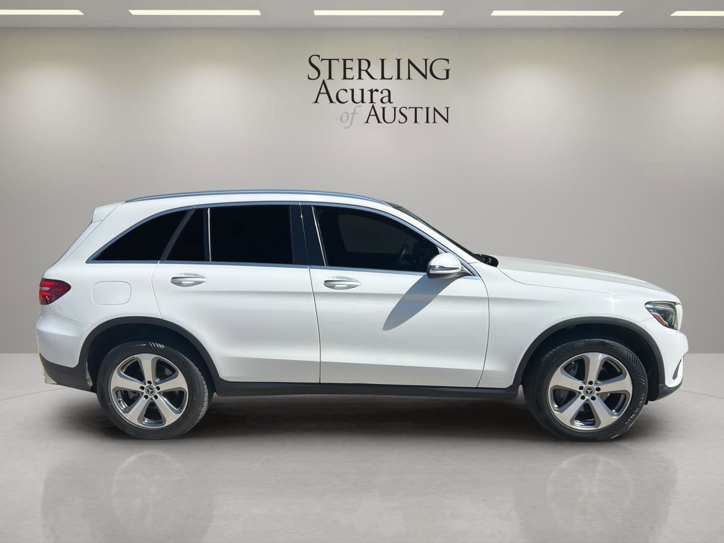 Used 2019 Mercedes-Benz GLC 300 image 4