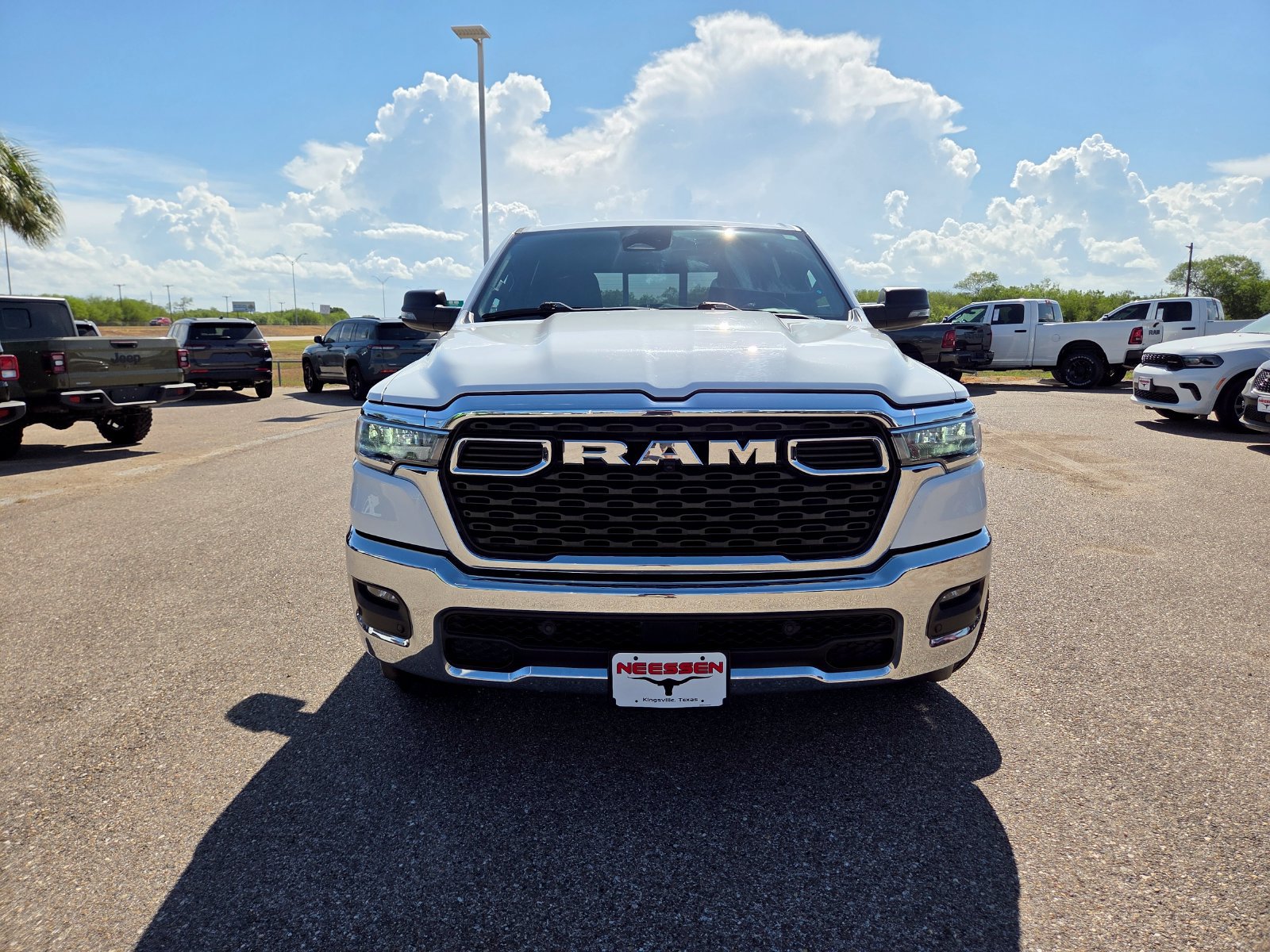 Used 2025 RAM 1500 Big Horn AWD/4WD image 2