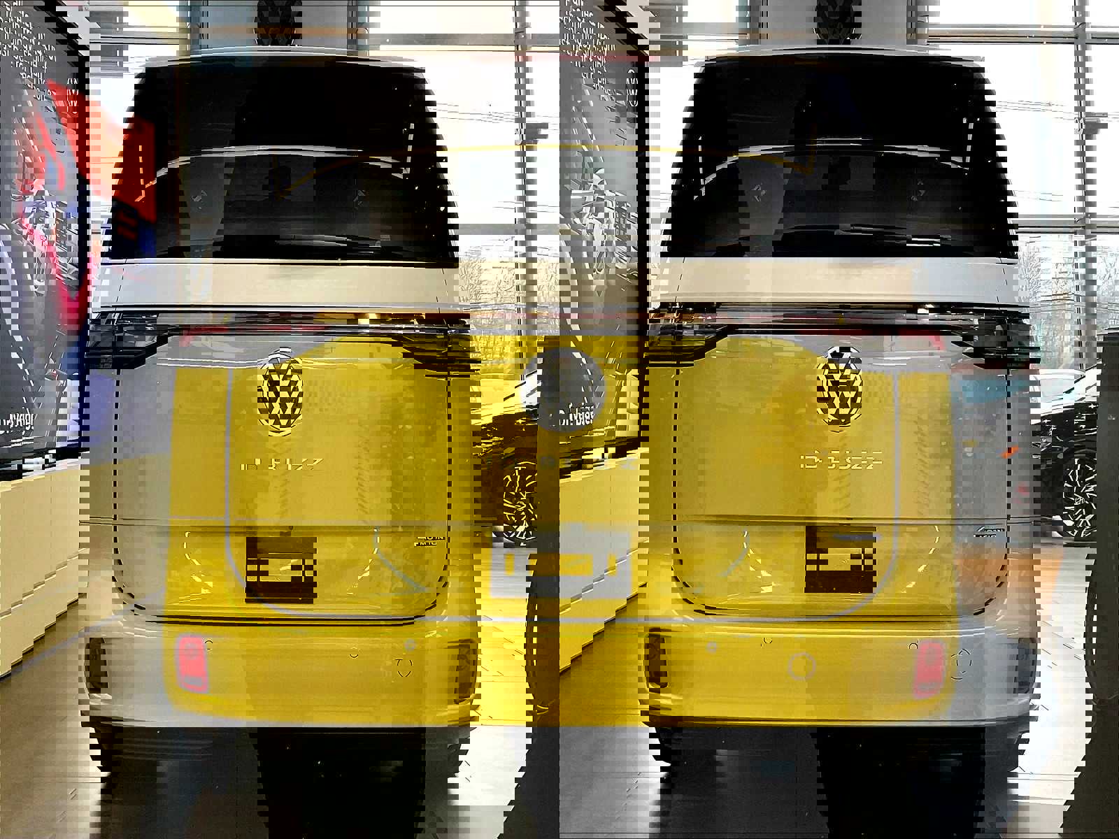 New 2025 Volkswagen ID. Buzz 1st Edition image 6