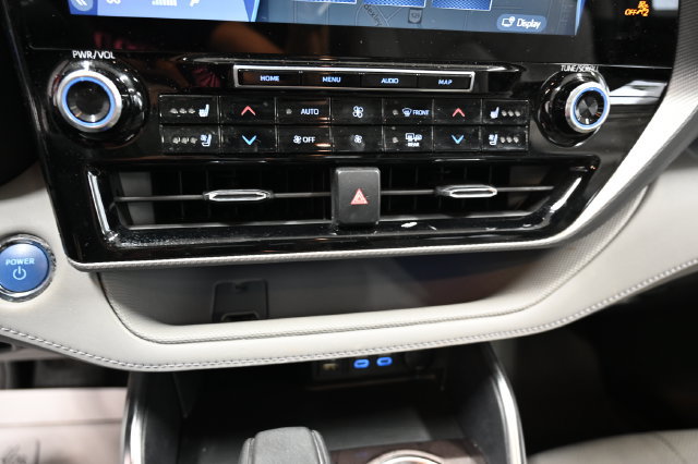 Used 2022 Toyota Highlander Platinum AWD/4WD image 19