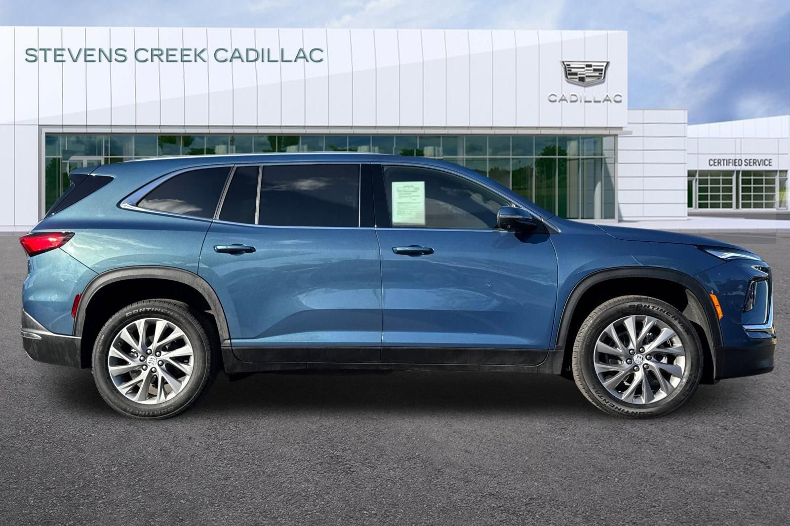 Used 2025 Buick Enclave Preferred image 2