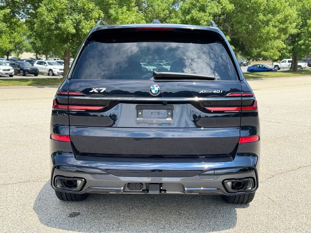 New 2027 BMW X7 xDrive40i w/ M Sport Package AWD/4WD image 5
