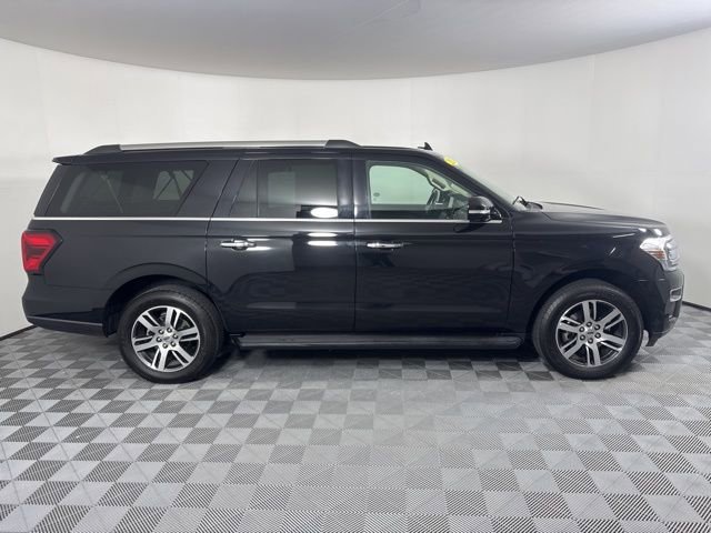 Used 2024 Ford Expedition Max Limited AWD/4WD image 2