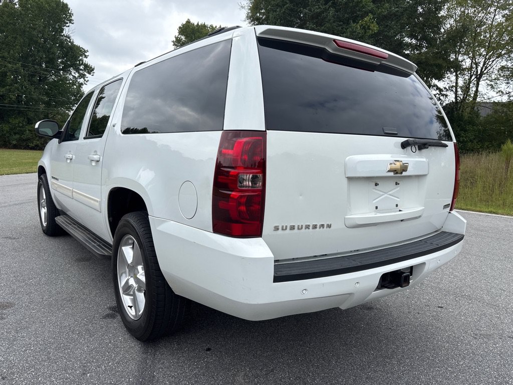 Used 2011 Chevrolet Suburban LT w/ Luxury Package AWD/4WD image 3