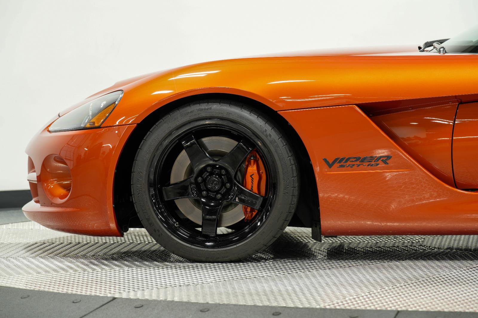 Used 2005 Dodge Viper SRT-10 w/ Copperhead Edition Group RWD image 6