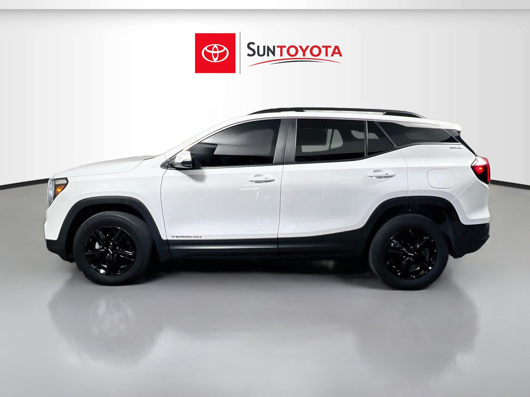 Used 2023 GMC Terrain SLE w/ Driver Convenience Package AWD/4WD image 7