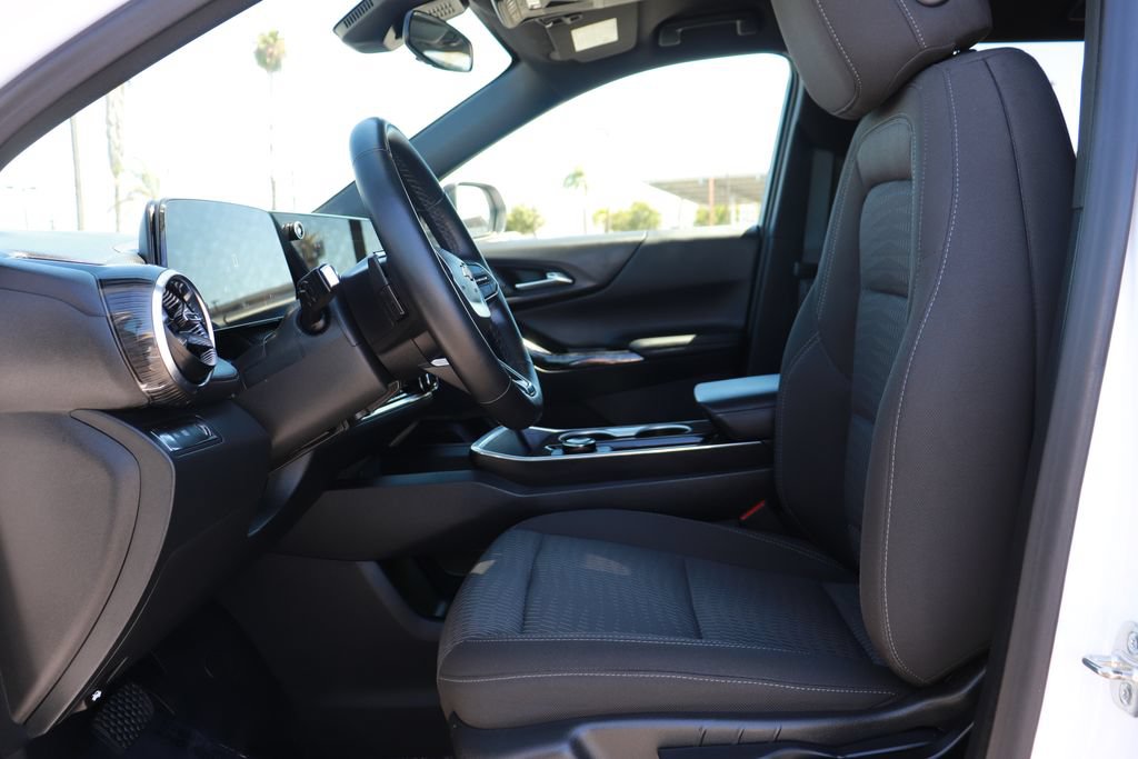 Used 2026 Chevrolet Equinox LT FWD image 11