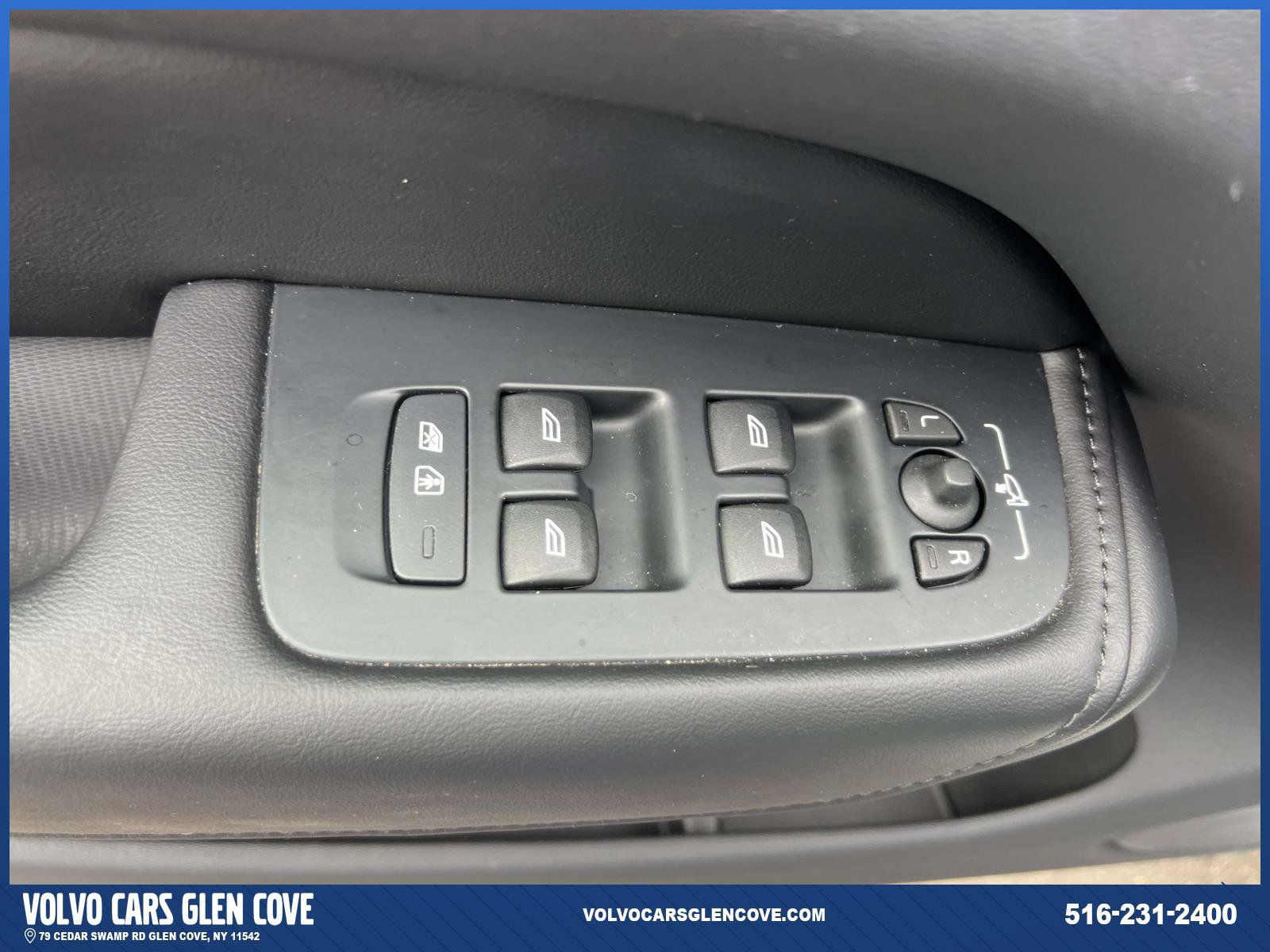 Used 2024 Volvo XC60 T8 Plus w/ Protection Package Premier image 16