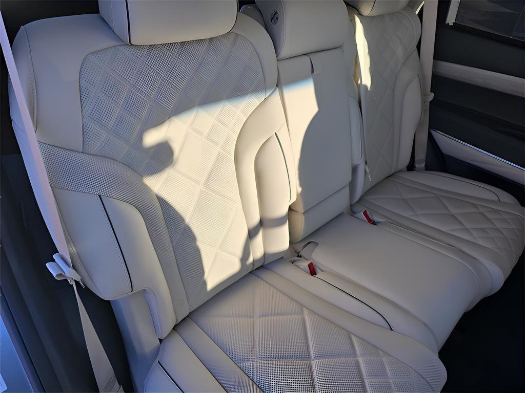 Used 2025 Genesis GV80 3.5T Prestige image 14