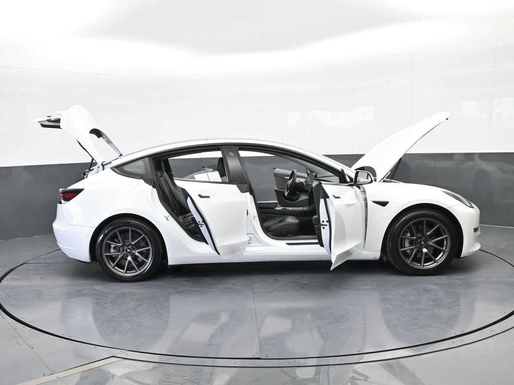 Used 2021 Tesla Model 3 Standard Range Plus image 71