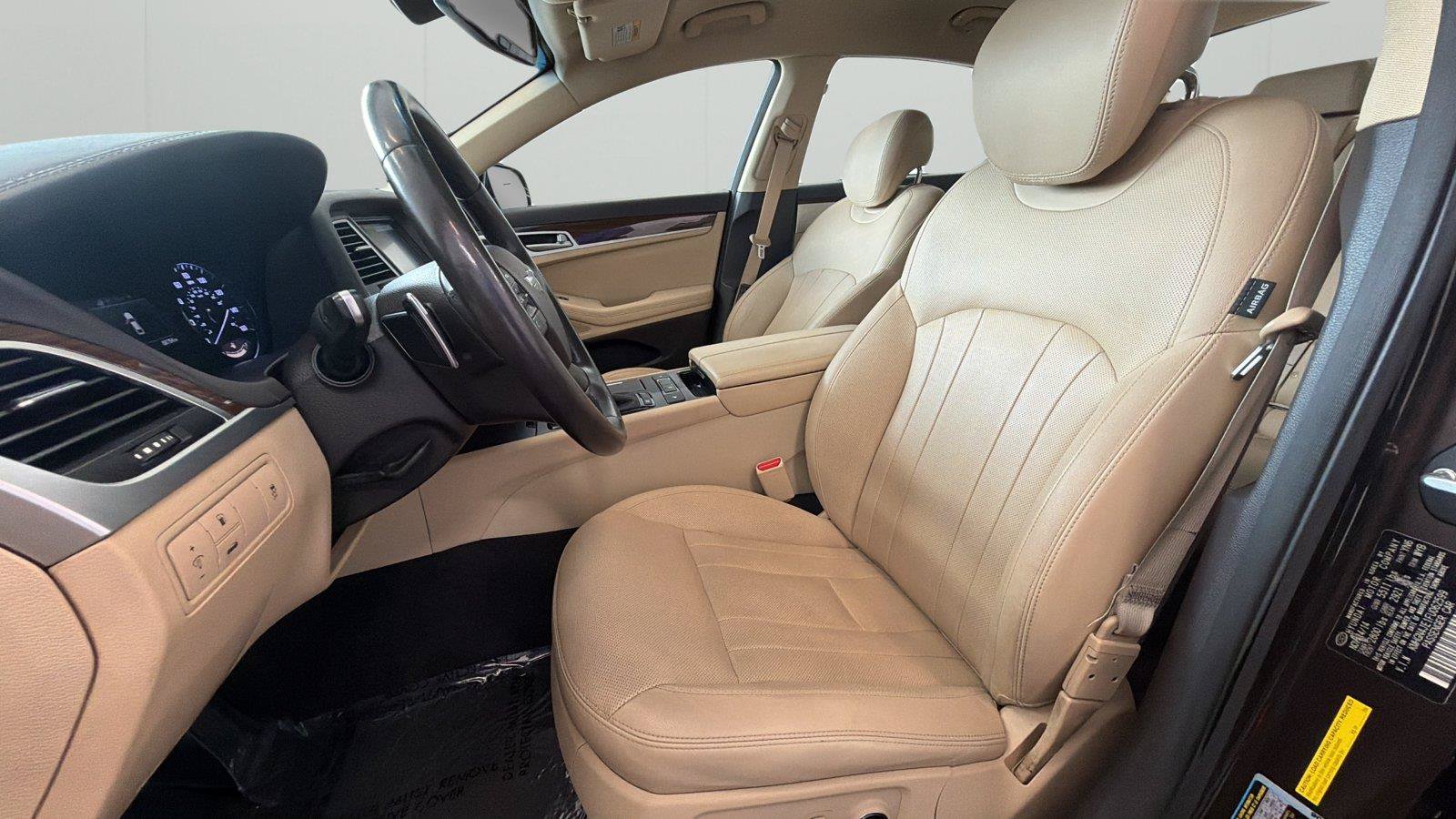 Used 2015 Hyundai Genesis 3.8 AWD/4WD image 10