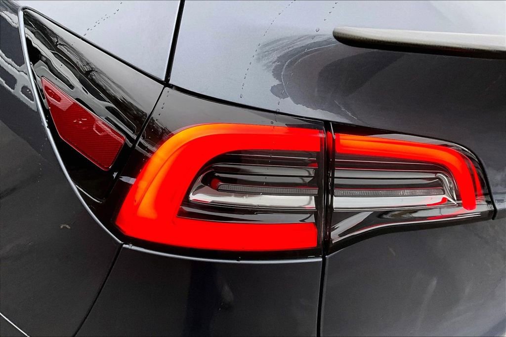 Used 2022 Tesla Model Y Performance image 22