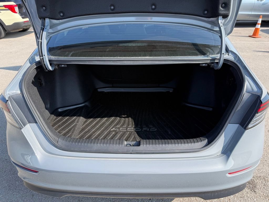 Used 2025 Honda Accord SE image 11