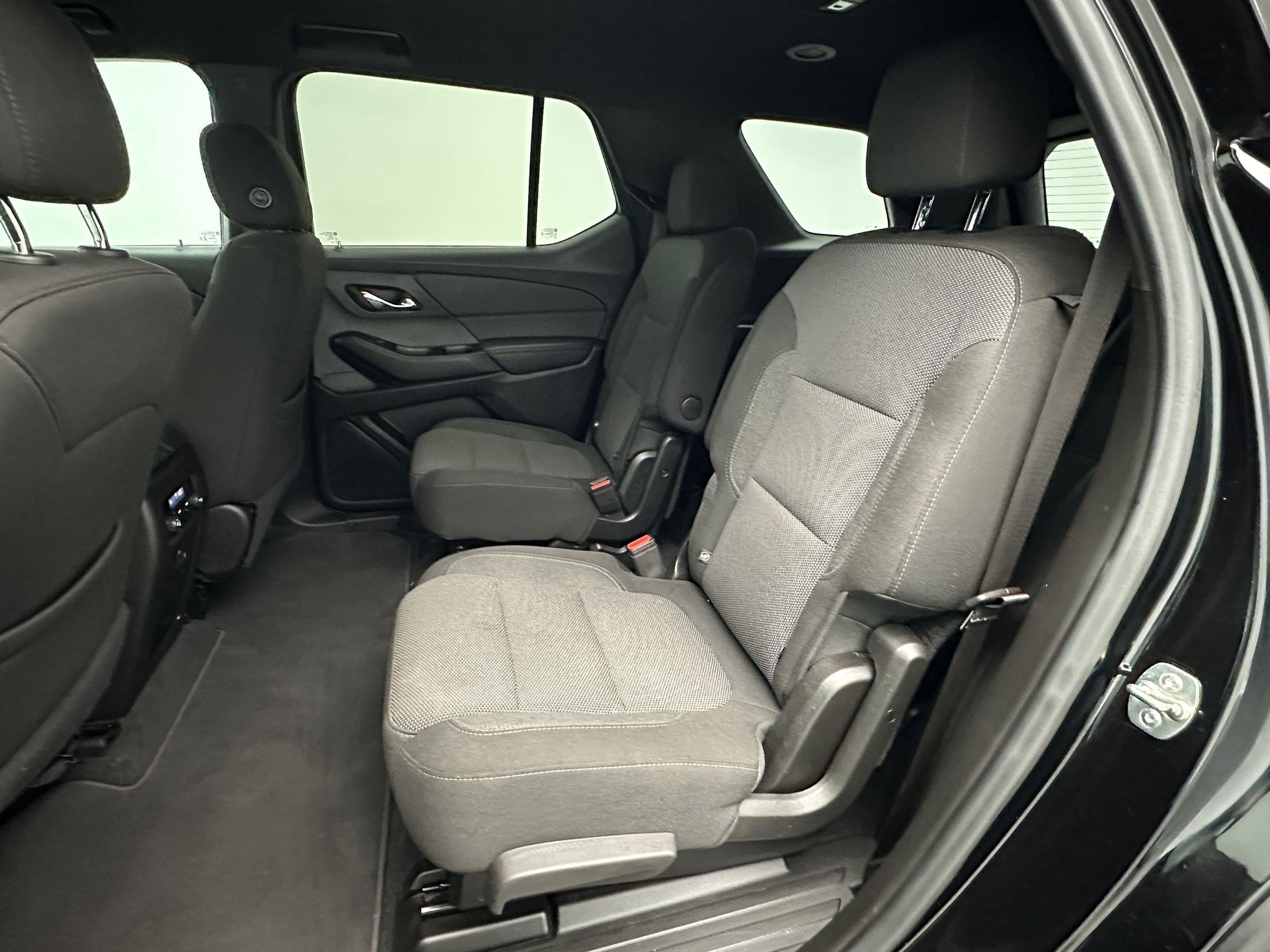 Used 2023 Chevrolet Traverse LT w/ Midnight/Sport Edition AWD/4WD image 22
