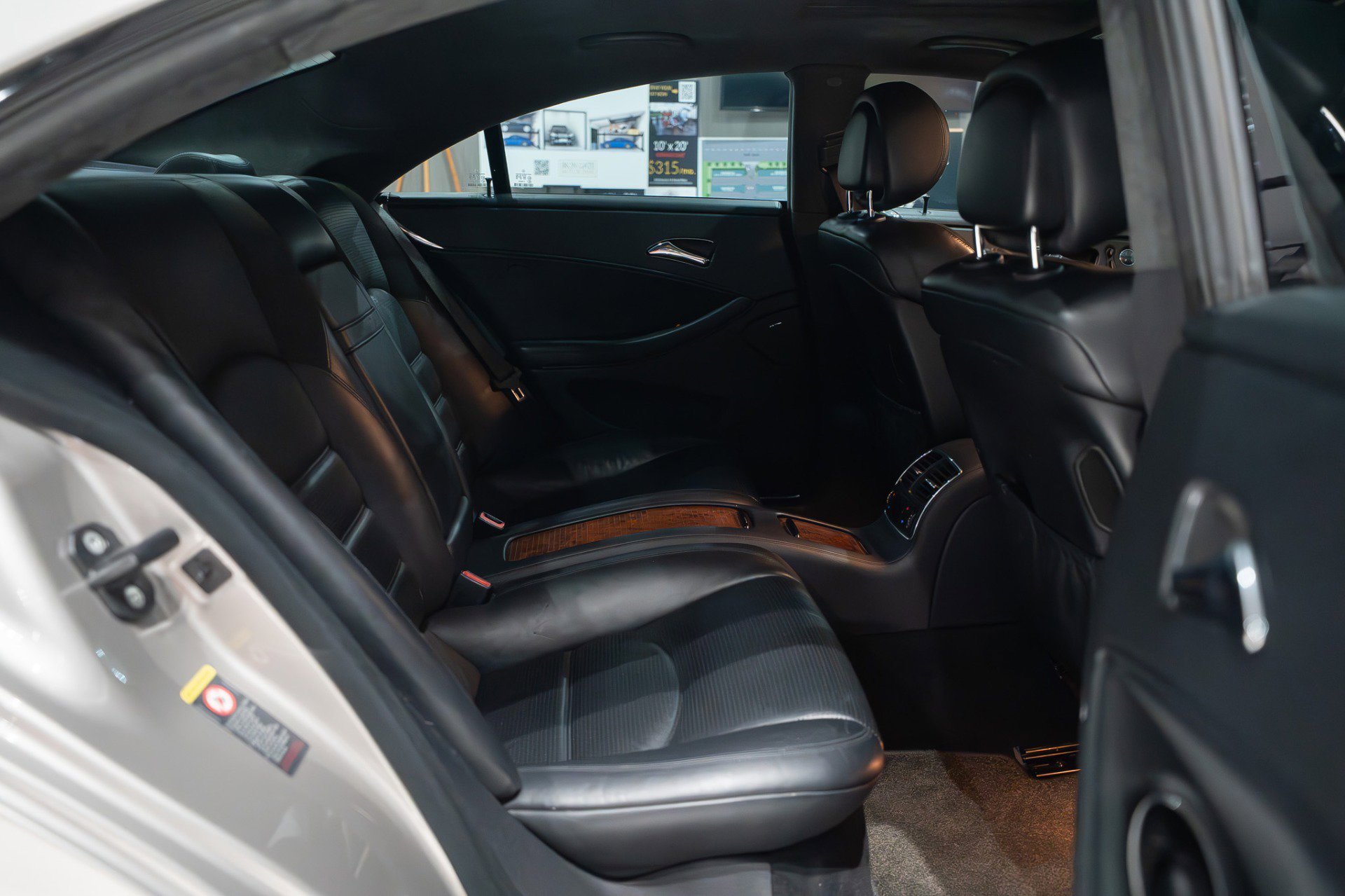 Used 2006 Mercedes-Benz CLS 55 AMG image 38