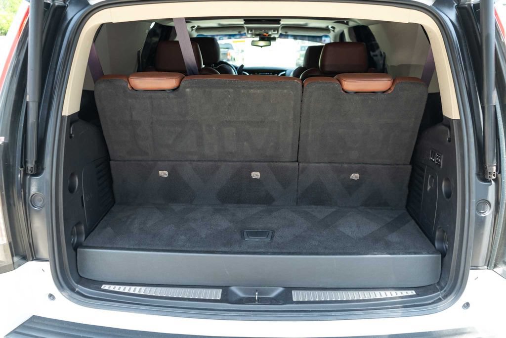 Used 2017 Cadillac Escalade Premium Luxury RWD image 8