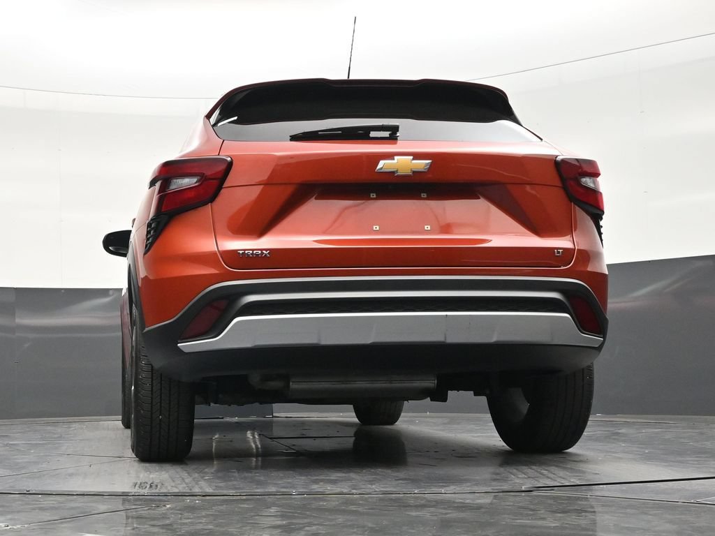 Used 2024 Chevrolet Trax LT w/ Driver Confidence Package FWD image 23