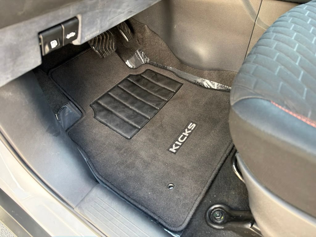 Used 2022 Nissan Kicks SR FWD image 41
