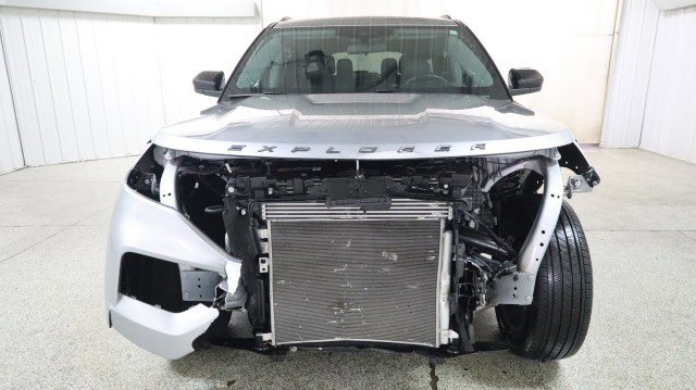 Used 2022 Ford Explorer XLT w/ Equipment Group 202A image 7
