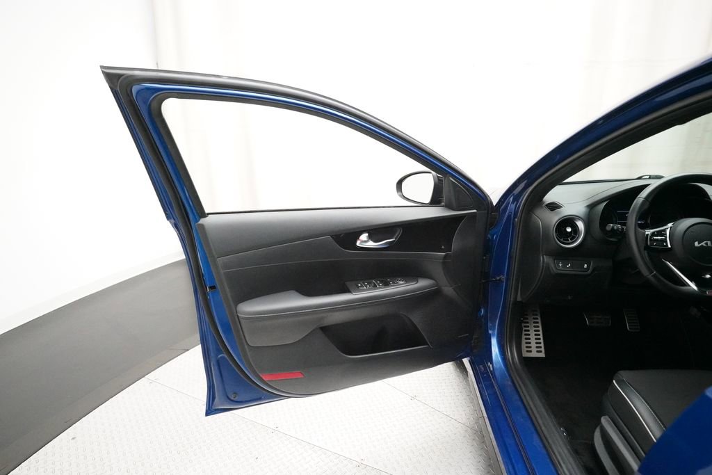 Used 2024 Kia Forte GT-Line w/ GT-Line Premium Package image 27